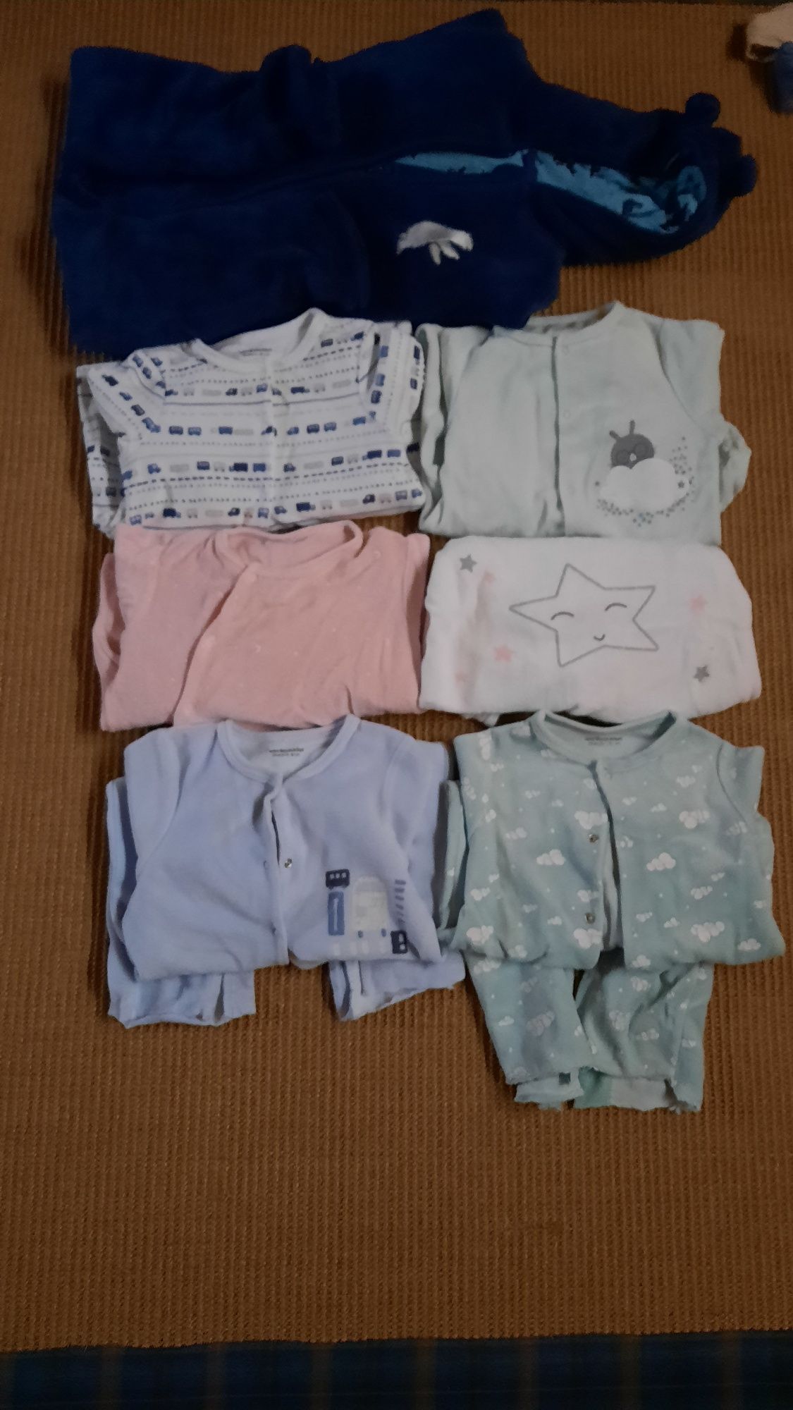 Pijamas e Bodies 12-24M