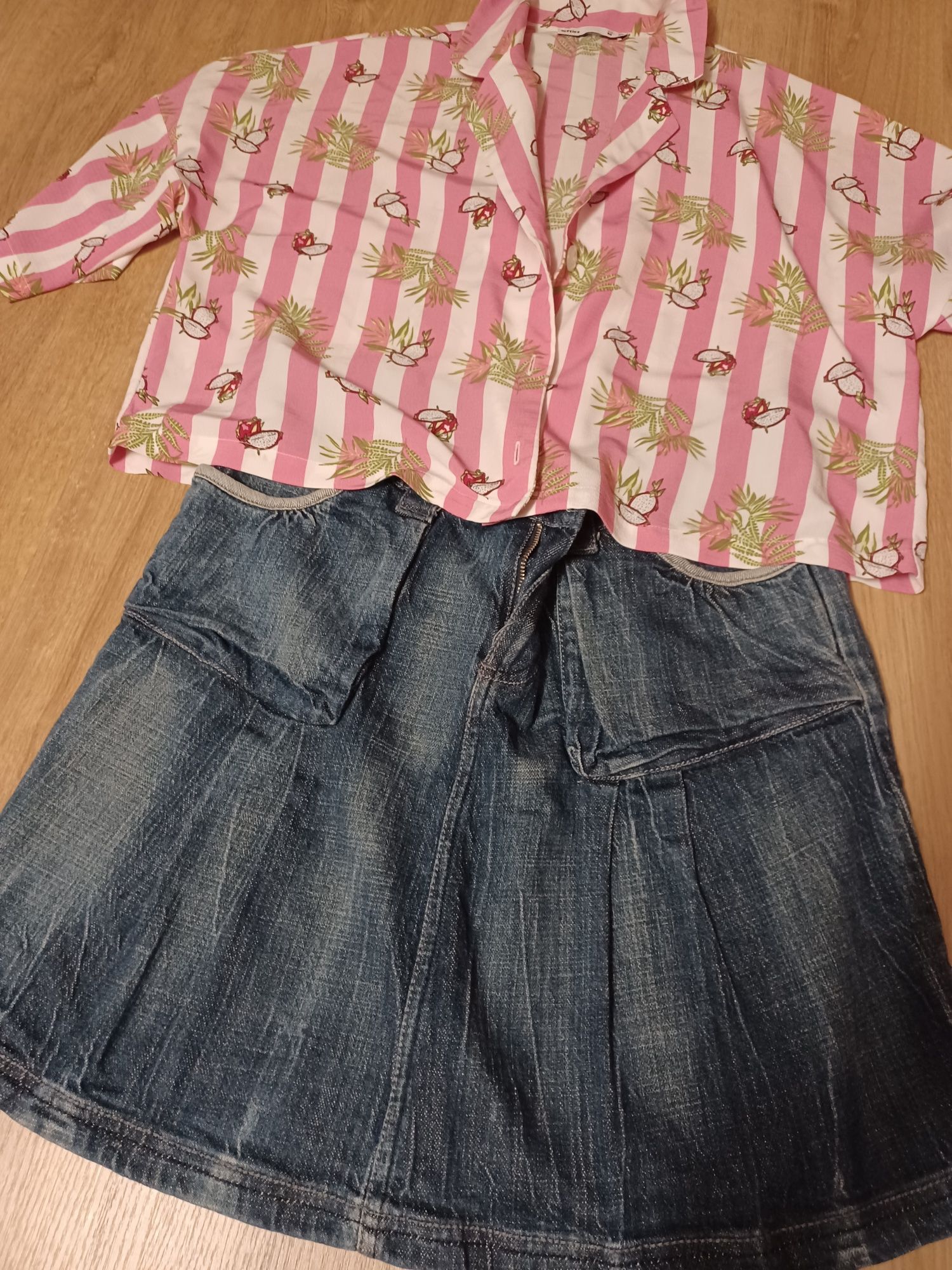 Conjunto saia ganga + blusa.