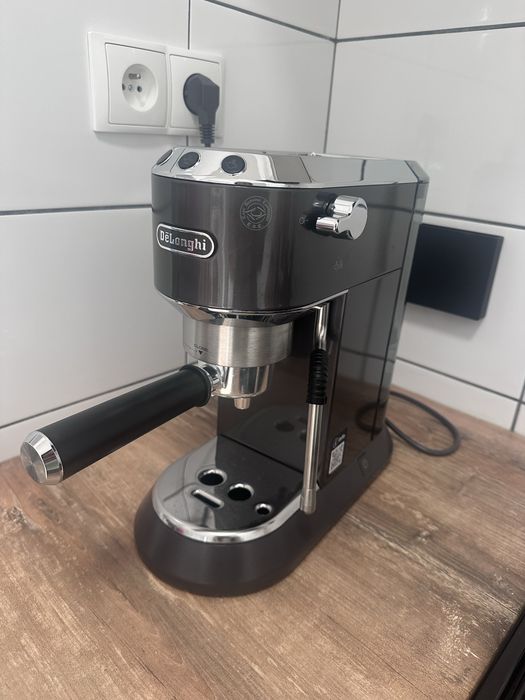 Ekspres DeLonghi Dedica Arte