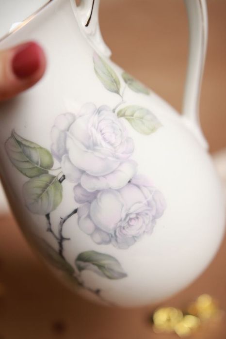 Dzbanek z białej porcelany KPM Wałbrzych