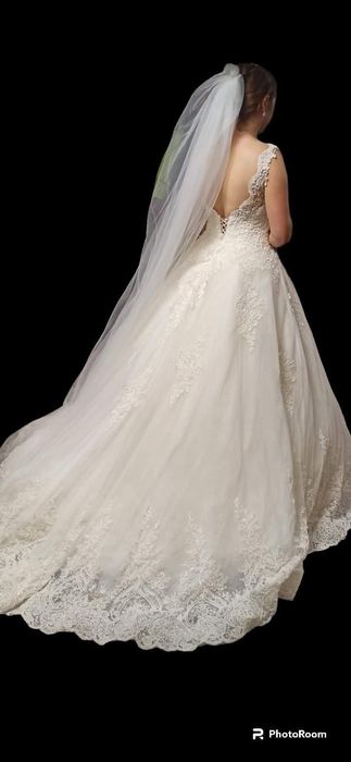 Продам весільну сукню