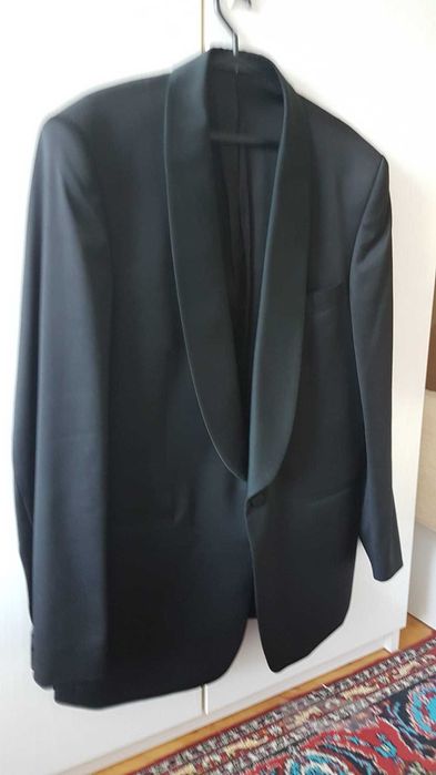 Klasyczny czarny smoking