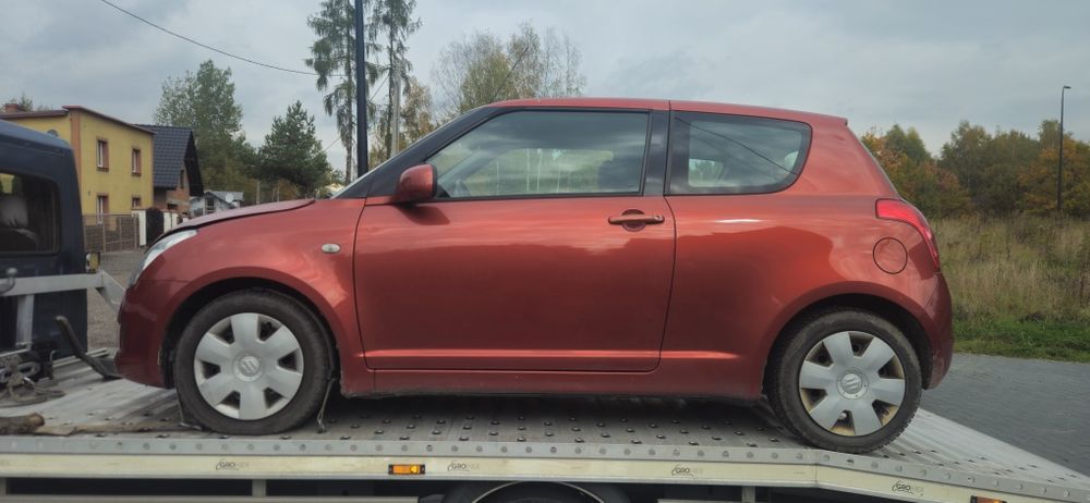 Suzuki Swift 1.3 LPG 2009 Rok Krajówka Pierszy Własciciel Przebieg 98