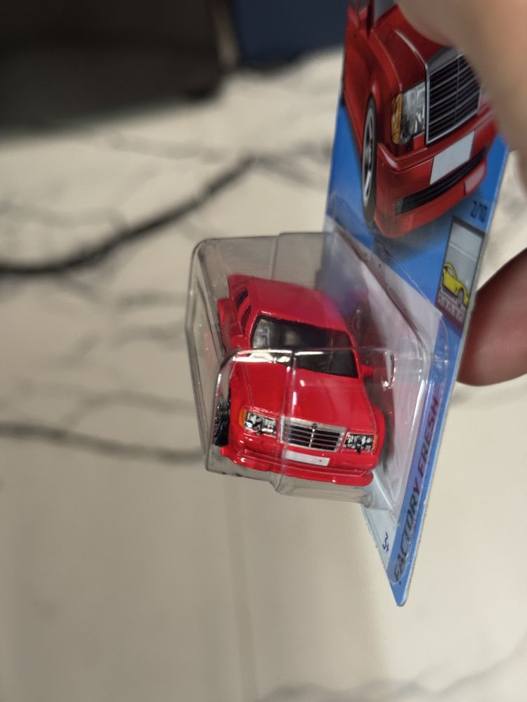 Hot Wheels Mercedes 500 E CZERWONY USA unikat 500E 2022 E500 AMG W124