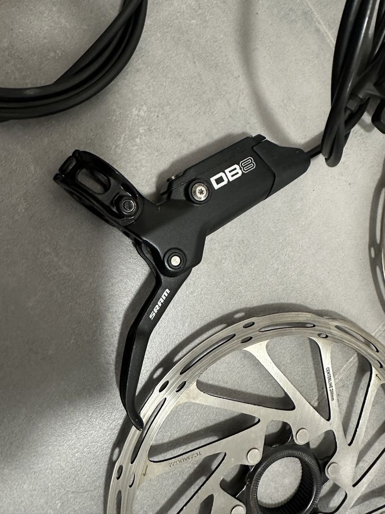 Zestaw hamulce SRAM DB8 i tarcze SRAM 200mm
