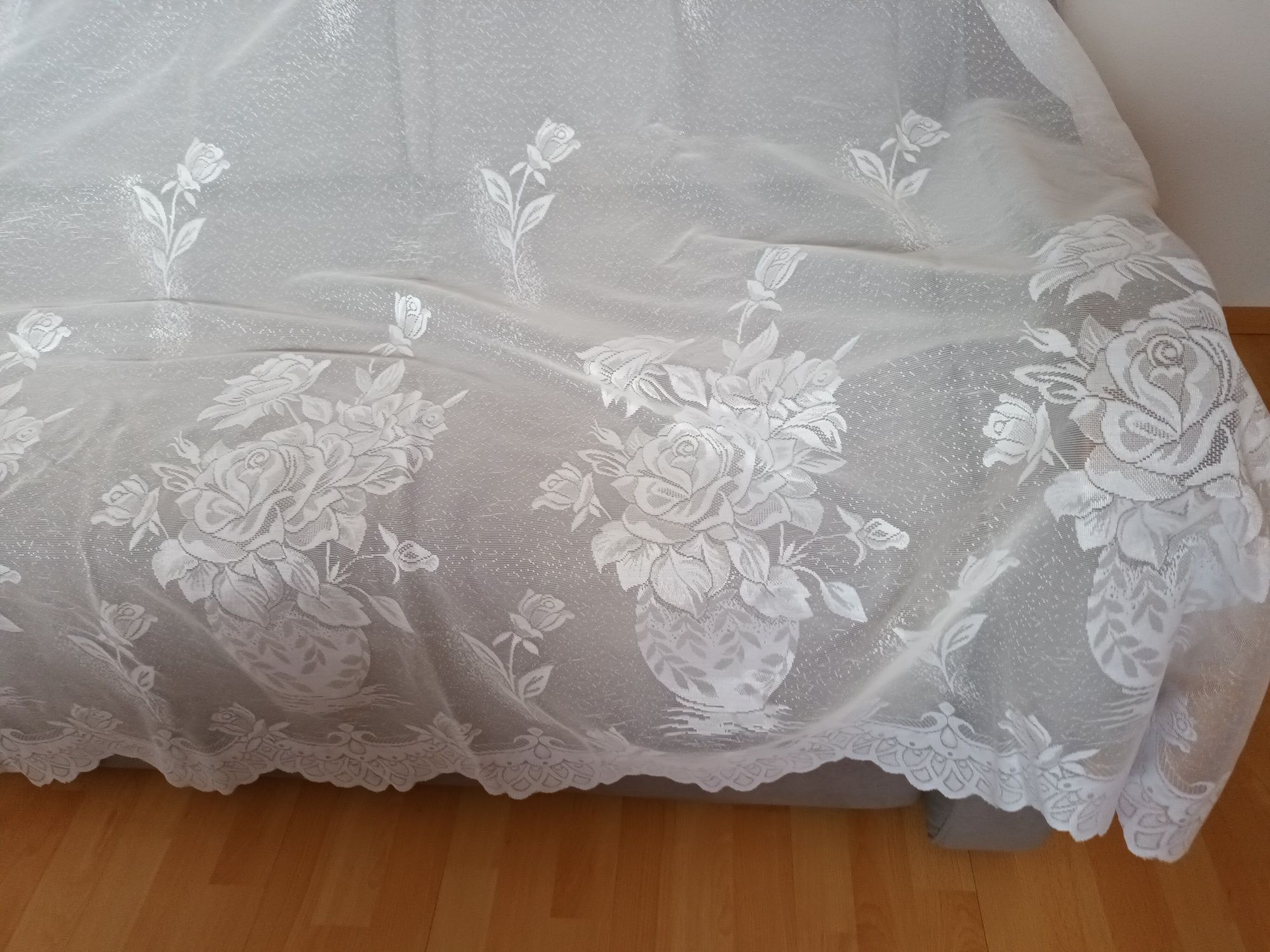 Firana delikatne kwiaty