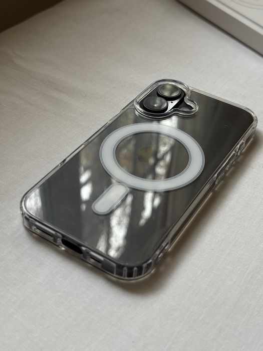Прозорий чохол на iPhone 16 з підтримкою MagSafe