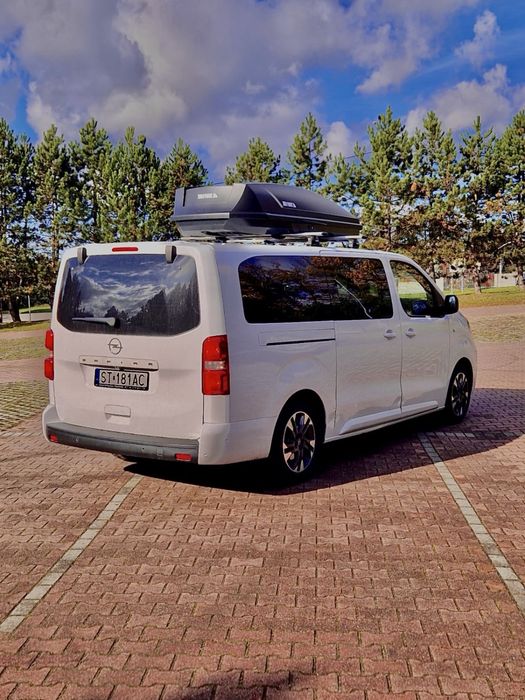 Wynajem busa Opel 9-osobowy–automat, Viniety, boks dachowy w zestawie