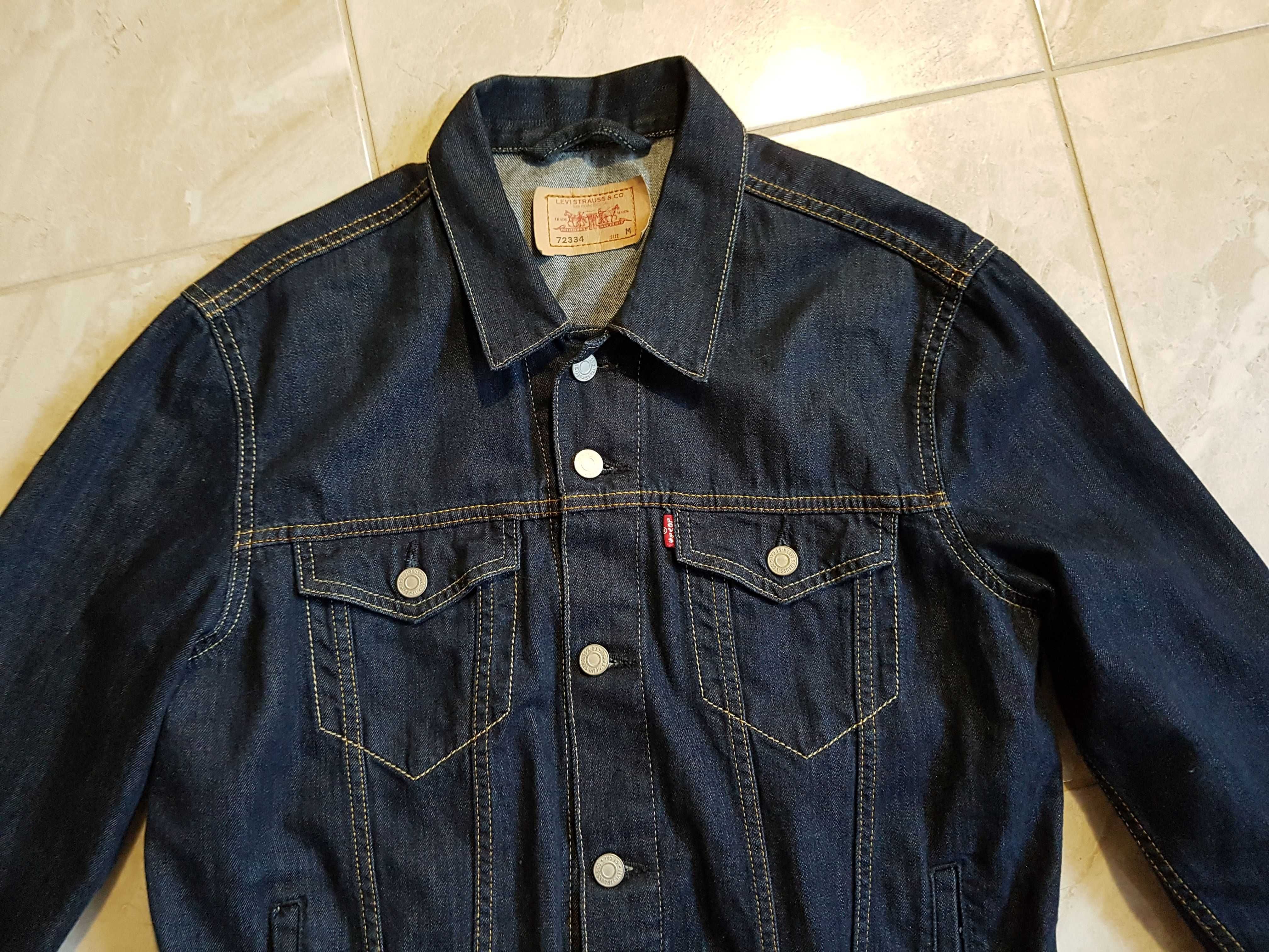 Levis kurtka M pachy:2x54cm nowa