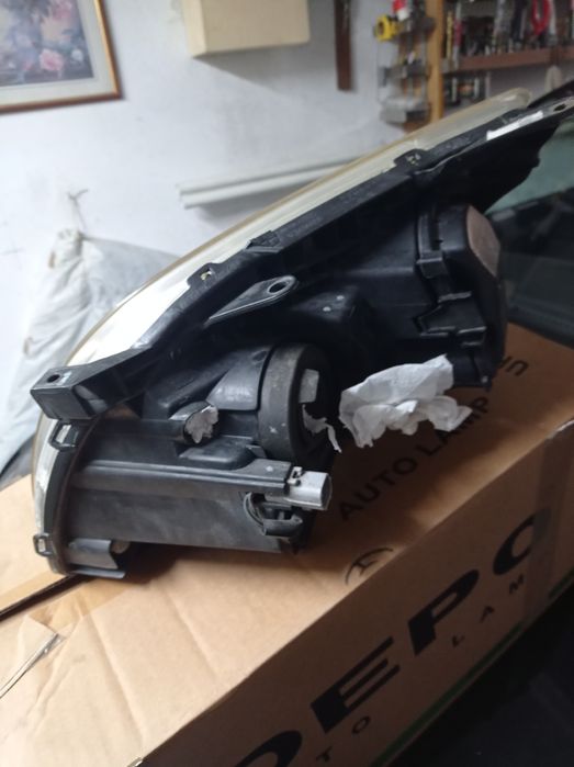 Szyba do drzwi ( tył) i inne części TOYOTA AVENSIS KOMBI