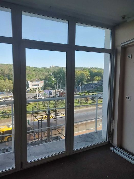 Ст.м. Голосіївська- 1 хв! Здам офіси 14-15-16 м.кв. Є свій сан/вузол!!