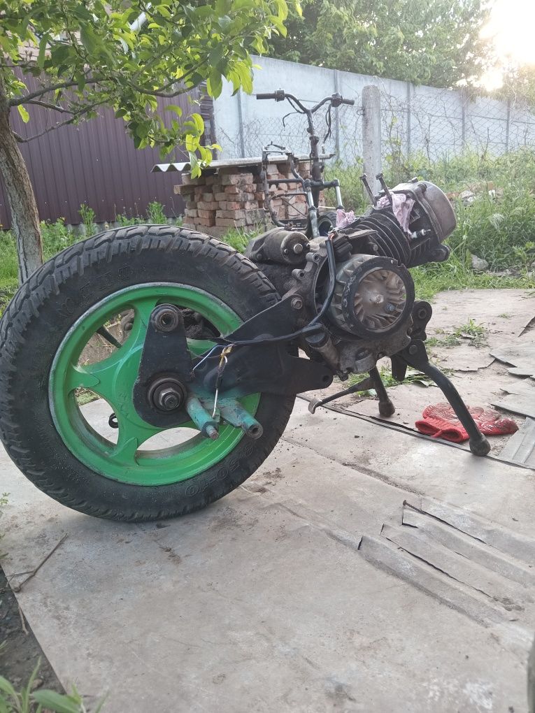 Продам мотор на мопед