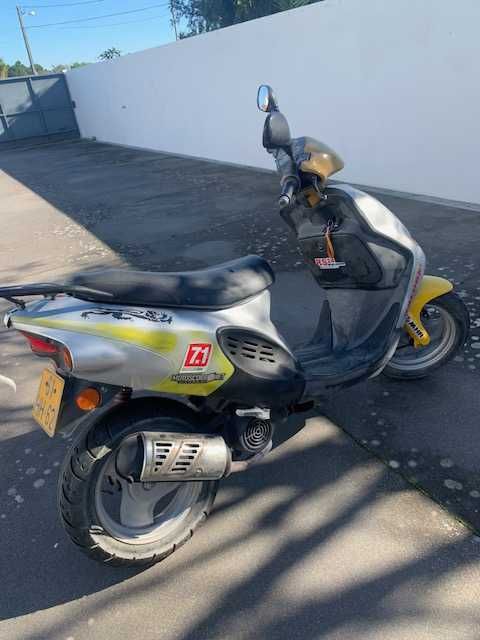 SCOOTER 50cc impecável documentação em dia