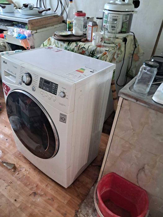 Пральна/стиральная машина LG F1280NDS Енергозберігання А++