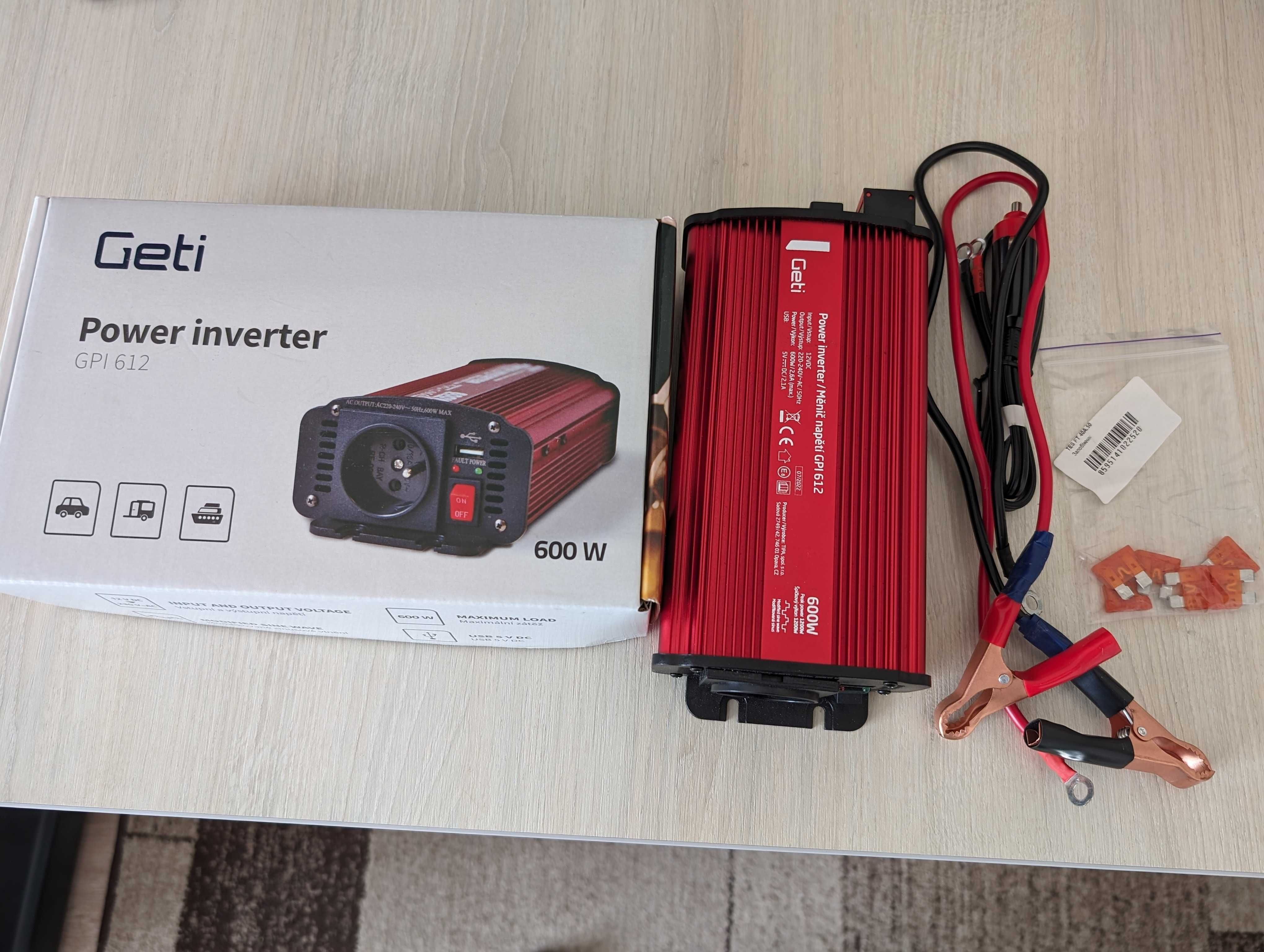 Інвертор (перетворювач напруги) мод. синус 600W/12/230V + USB