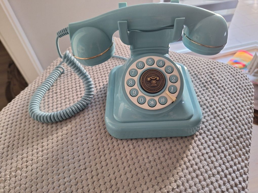 Audioksiega Weselna w formie telefonu z lat 90