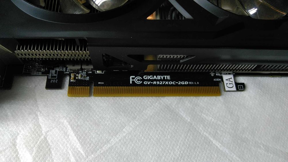 Відеокарта Gigabyte PCI-Ex Radeon R9 270X  256 Bit