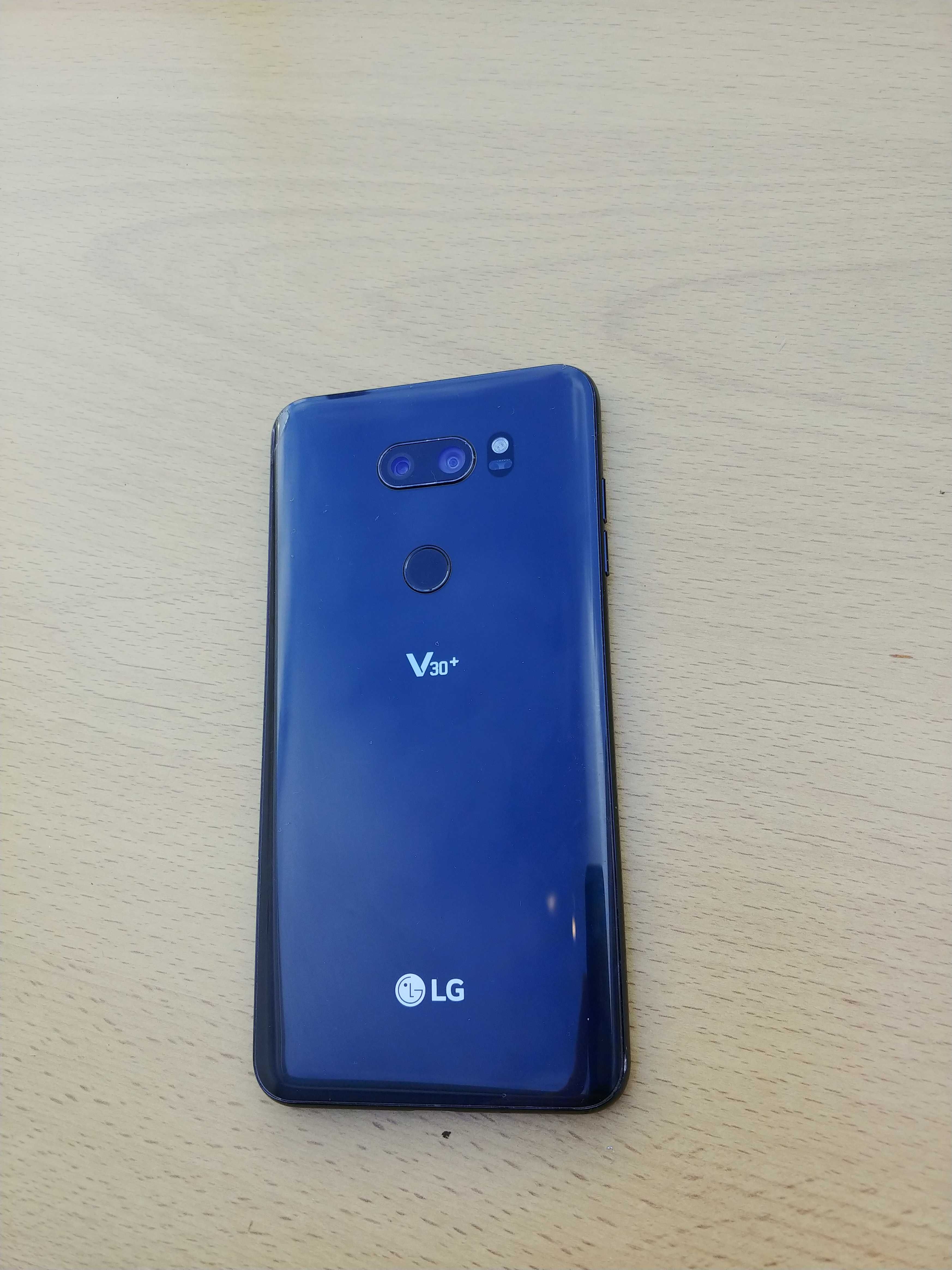 LG V30 uszkodzony