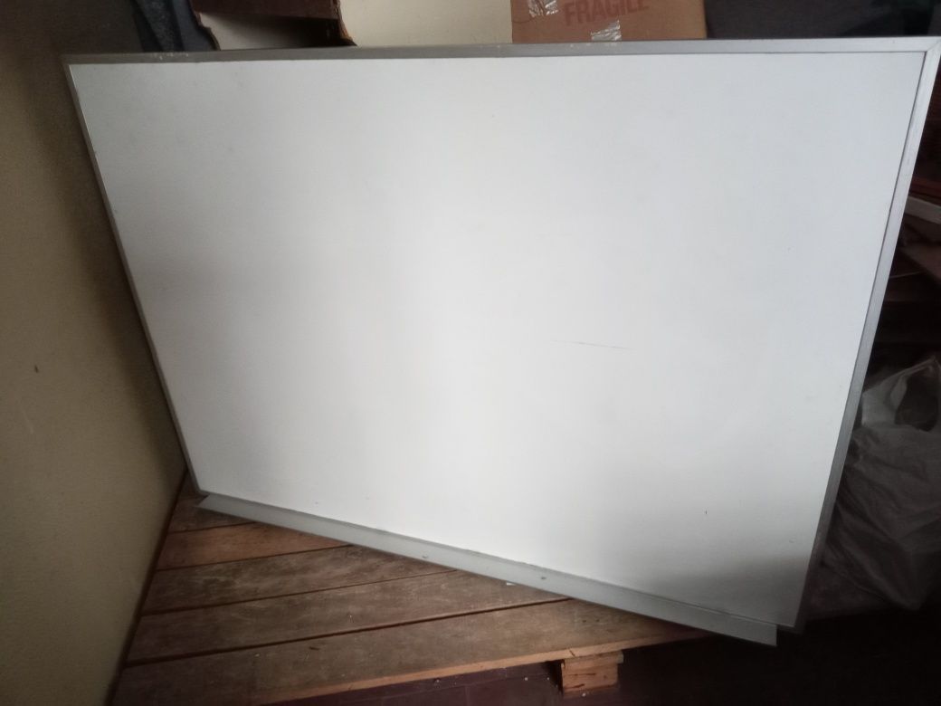Quadro branco 1,2 x 0,9 m