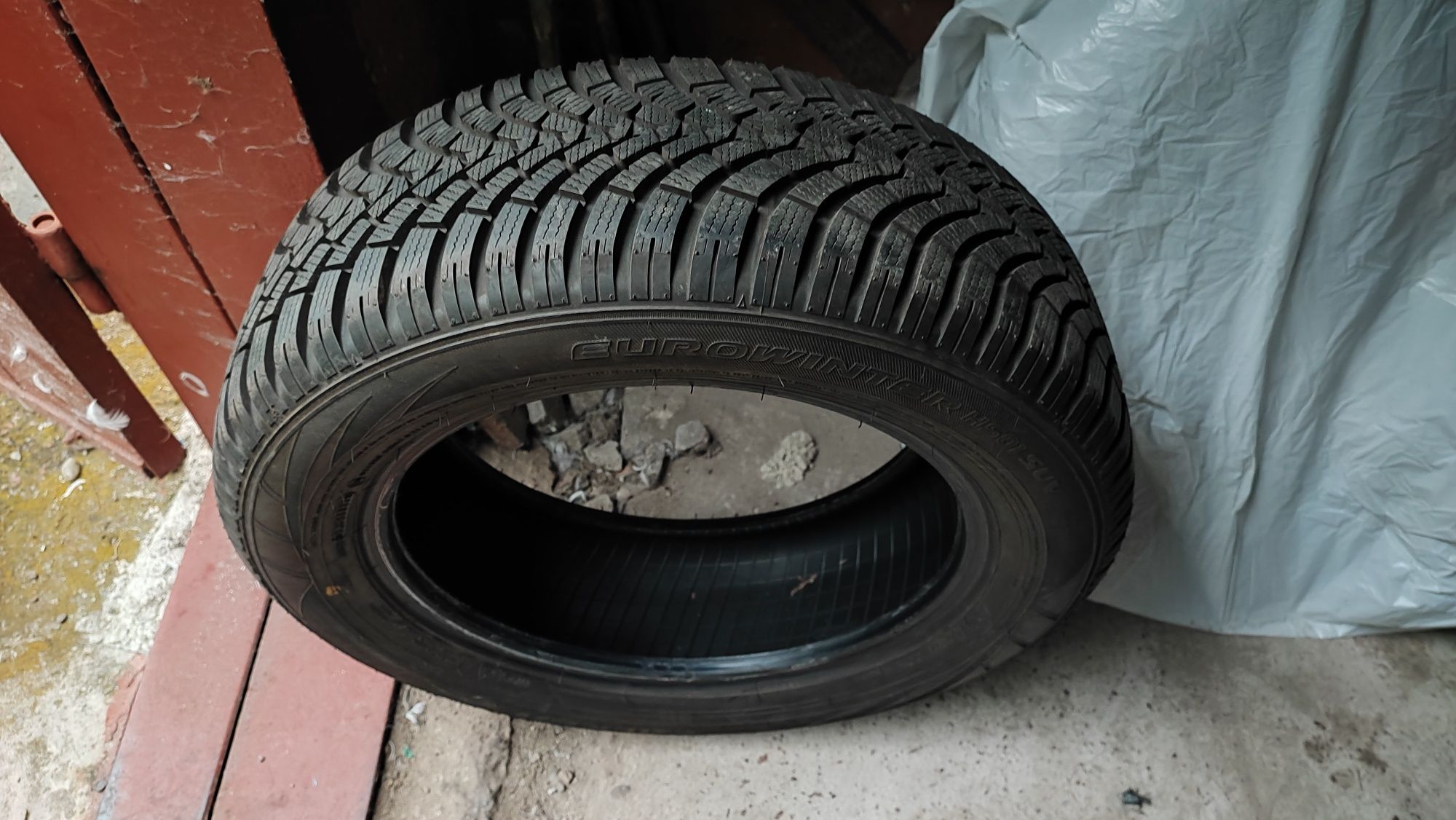 Зимові японські шини FALKEN Eurowinter HS01 SUV 215/60R17 100V