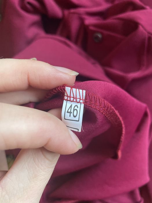 Жіночий костюм. .