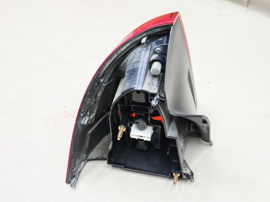 Lampa Prawa Prawy Tył Hatchback CITROEN C5 II LIFT 04-08