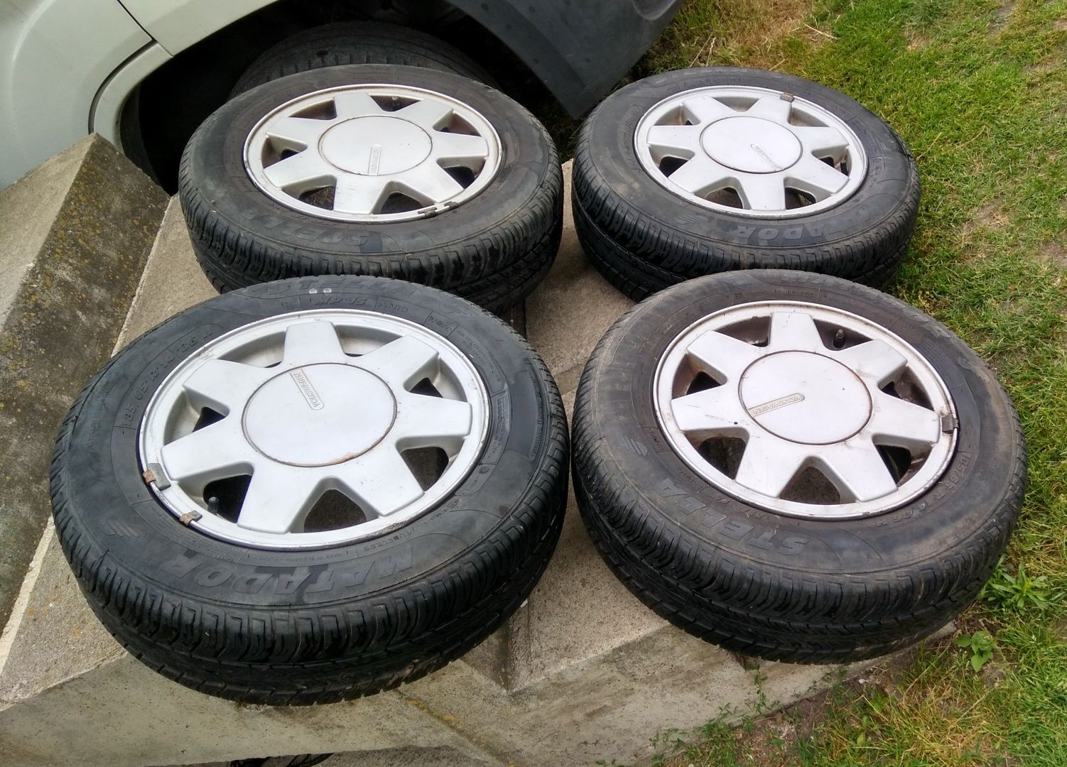 Alufelgi 14 cali + Opony 185/65R14 VW Opel