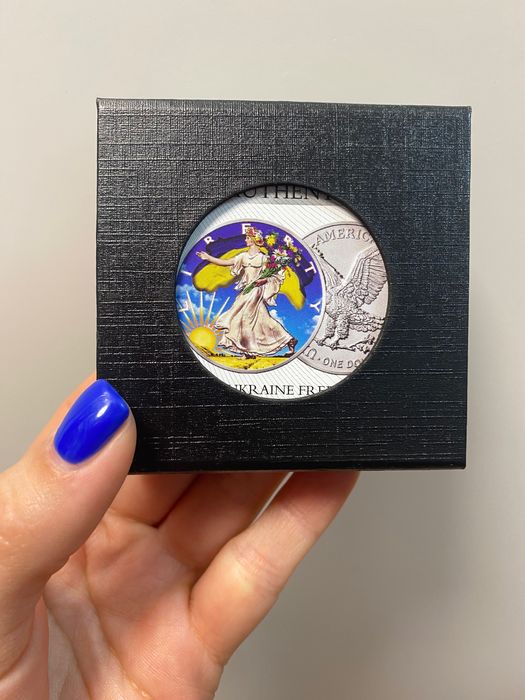 Серебряная монета 1$ США 2022, с украинской символикой.