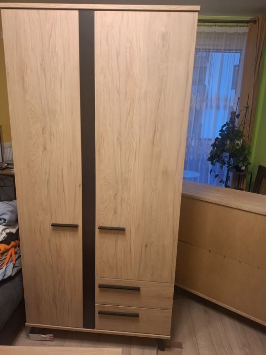 Sprzedam szafę dwudrzwiową i komodę