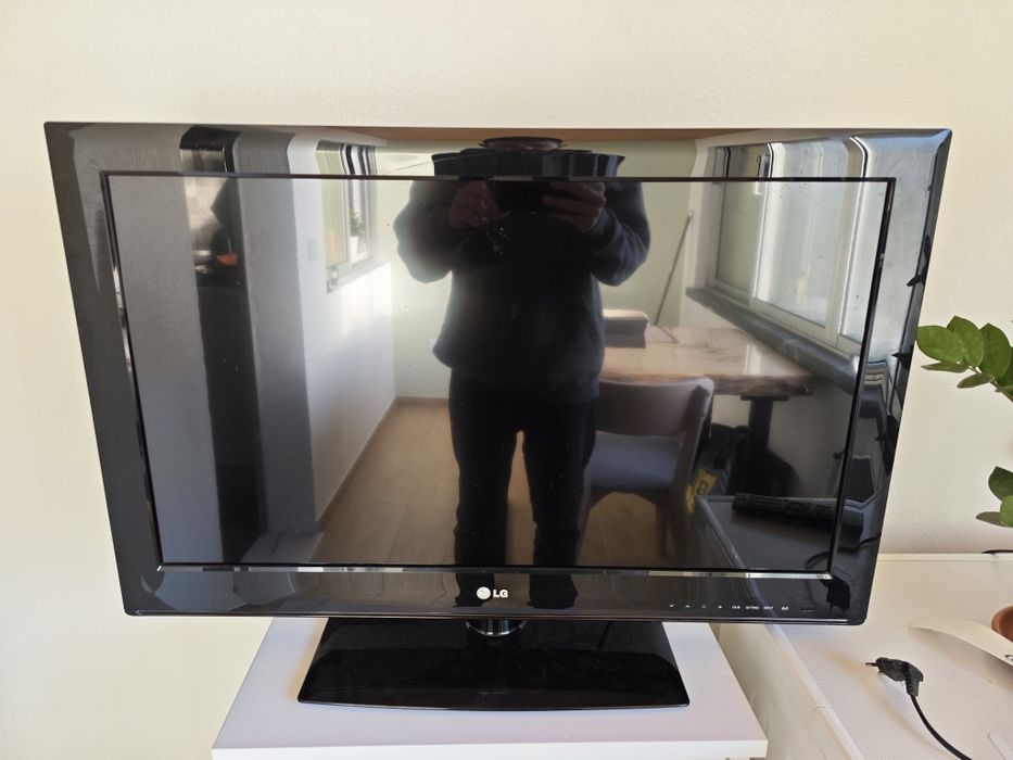 LCD LG 32" em Ótimo estado