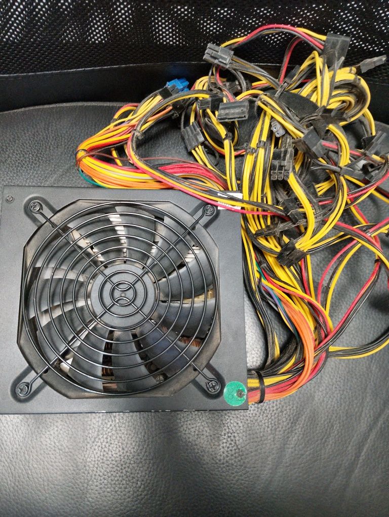 Блок живлення 1650W Frime Beast-1650  стан робочий
Стан наближен