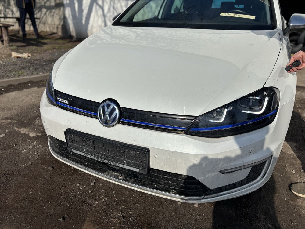 Разборка шрот запчасти Volkswagen E-Golf L0K1 LC9A е гольф електро