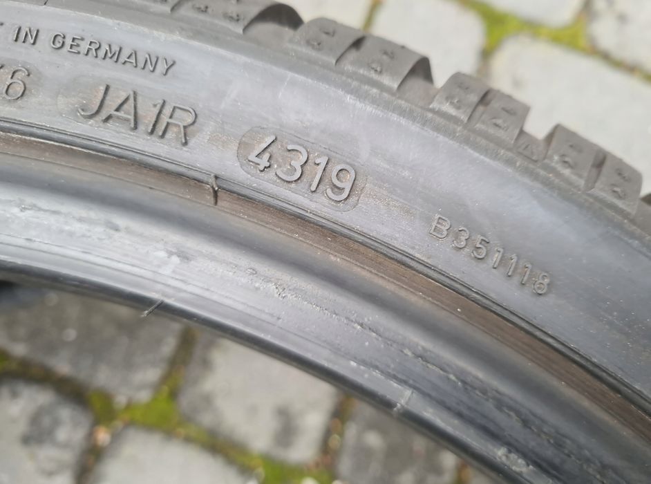 JAK NOWE Opony Dunlop Winter Sport 3D - 275/30/20