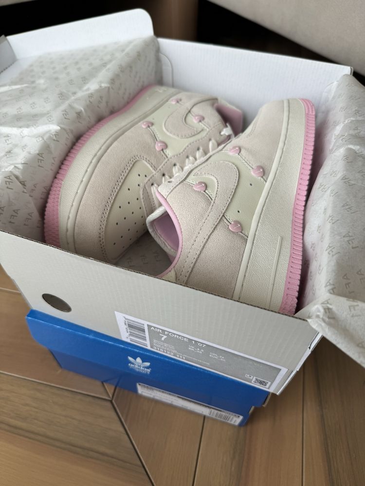 Original Nike Air force 1 low ‘valentines day 2025 (in box)