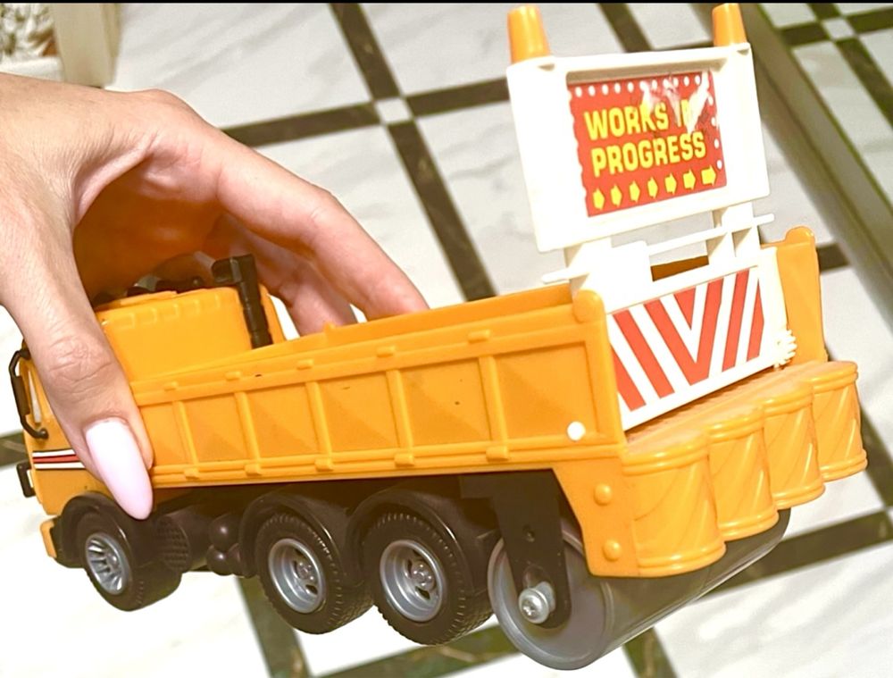 Продам наборы, игрушечное оружие, машины!