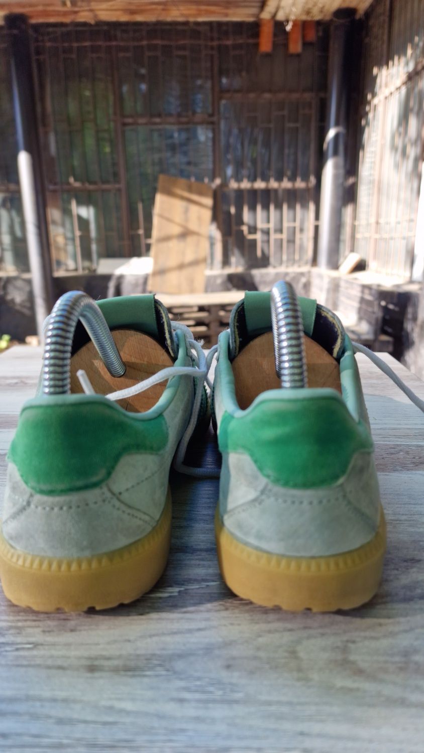 Замшеві кросівки Adidas Originals розмір 39