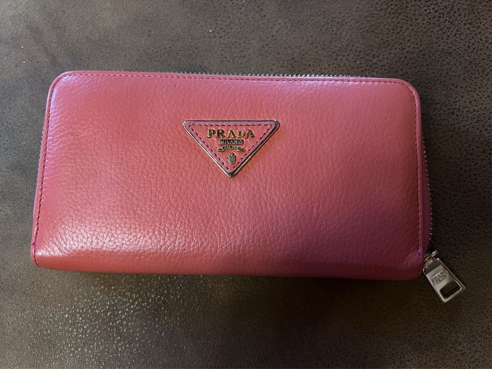 Гаманець prada