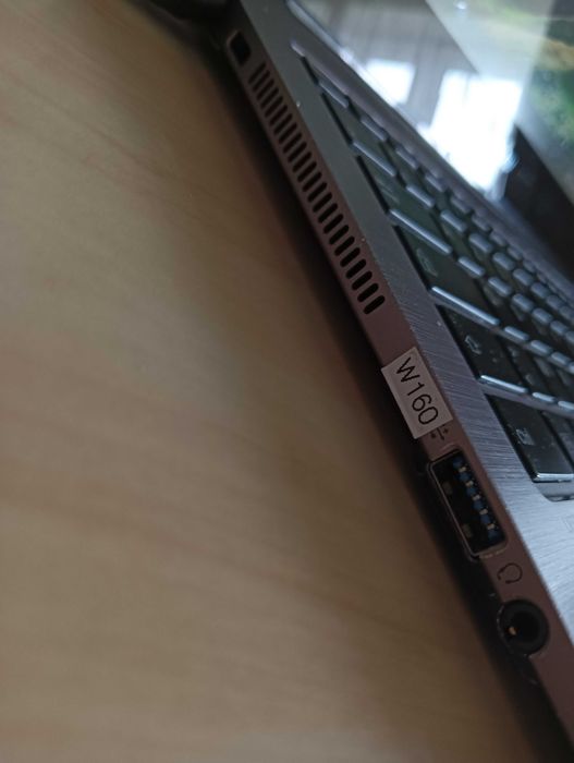 Laptop Fujitsu U904 UHD 14,1' Core I5 10GB RAM dysk SSD128 podśw. klaw