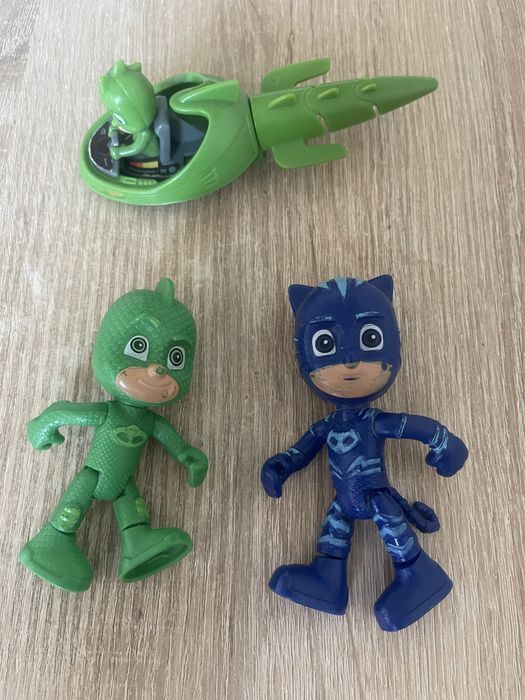 Игрушки герои в  масках