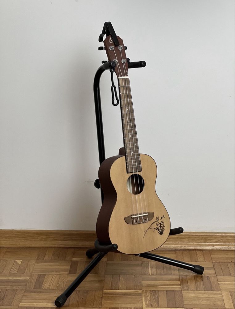 Statyw na gitarę (akustyczna/elektryczna/klasyczna)