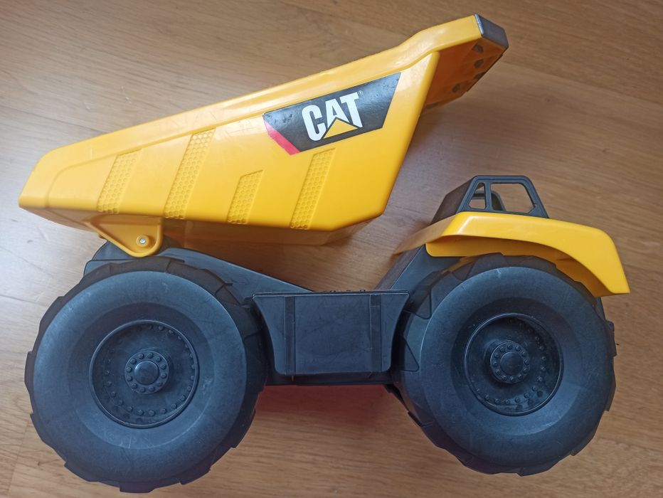 Wywrotka CAT 35641 + nowe puzzle gratis