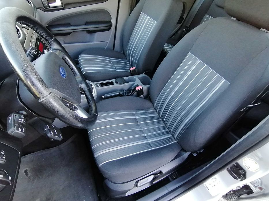 Ford Focus 2010r      1.6 Benzyna 100 KM