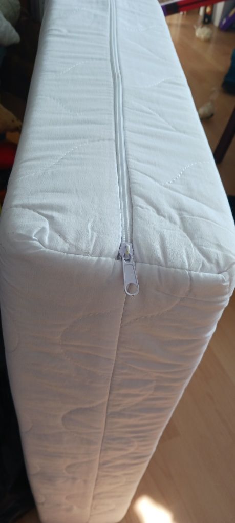 Łóżko z materacem 80/180