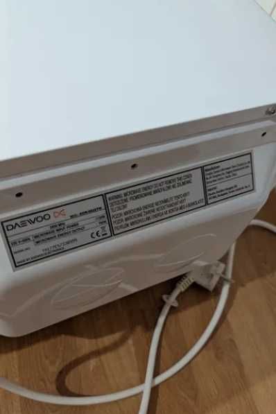 Mikrofalufka po wybuchu jajeczka