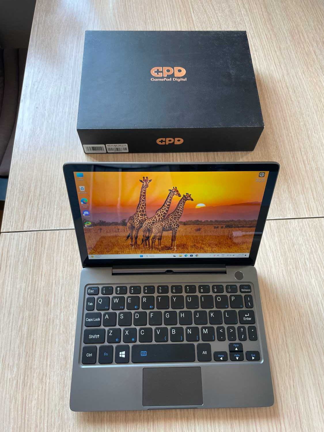 Laptop GPD P2 Max (4xCPU thr / 16GB Ram / 512GB SSD / 8,9")