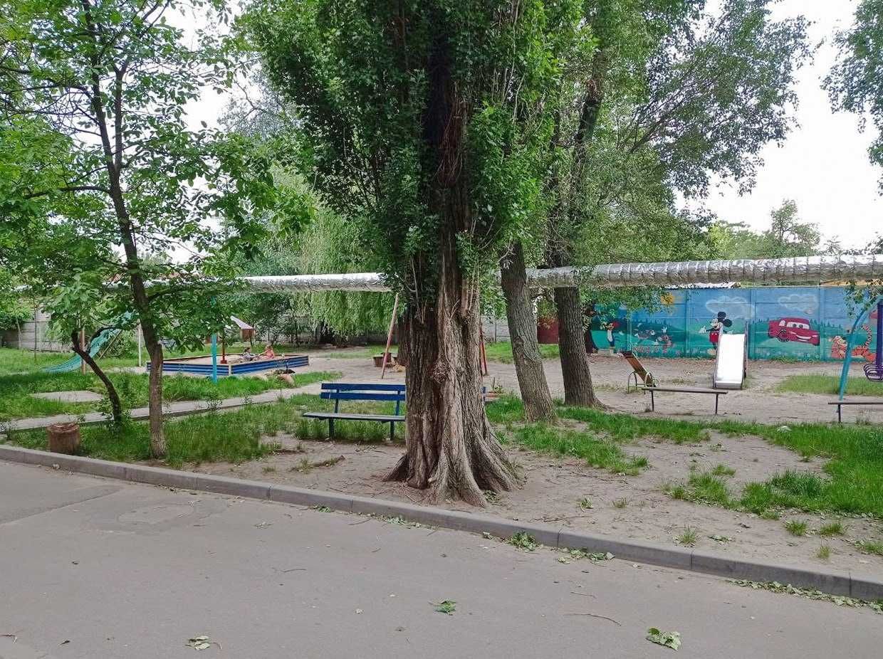 Продам 3-х комнатную квартиру, первый этаж, левый берег