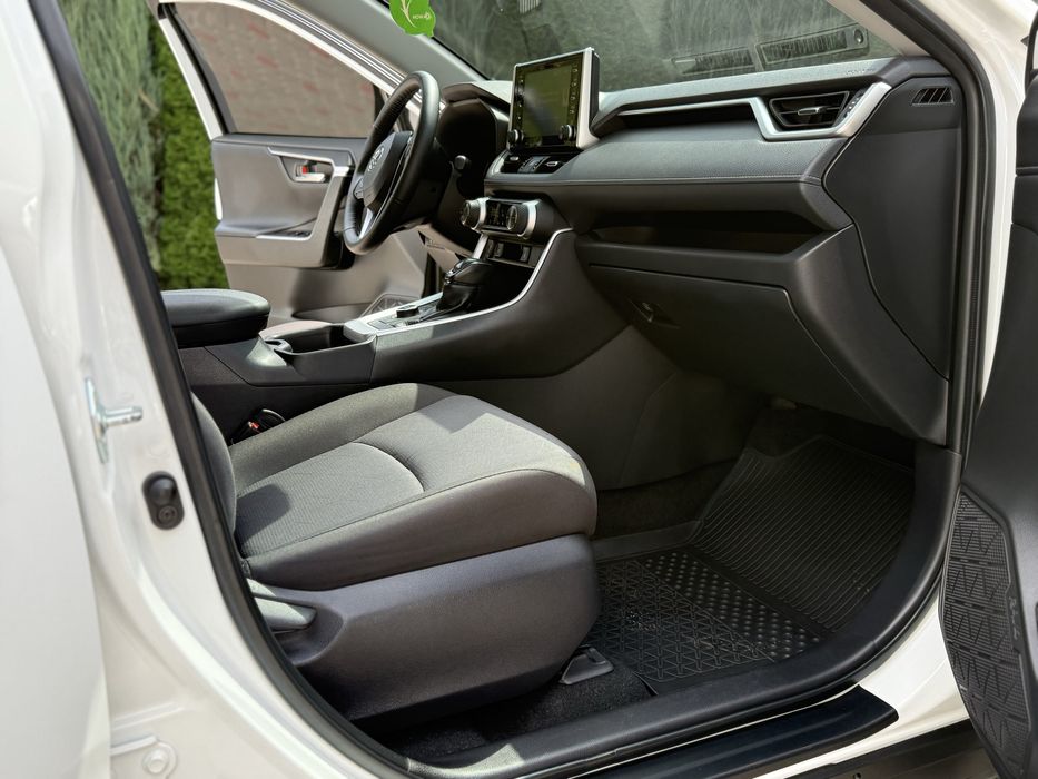 Офіційний ціленький Toyota Rav 4