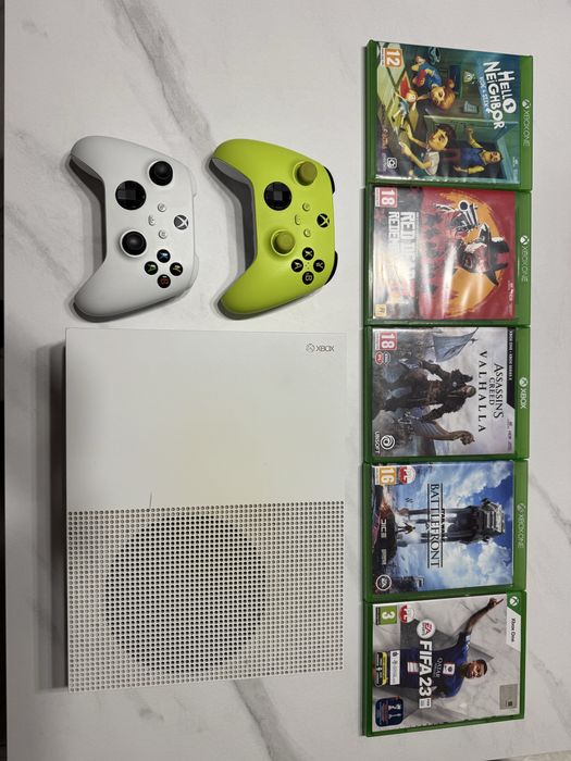Xbox One S 1 TB dwa pady + gry