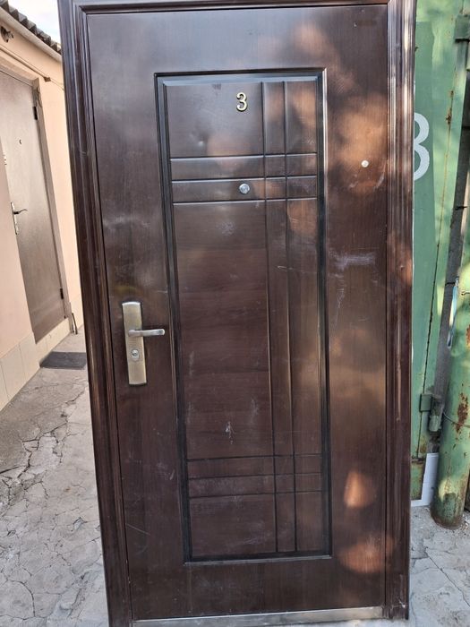 Двері продам гарному стані