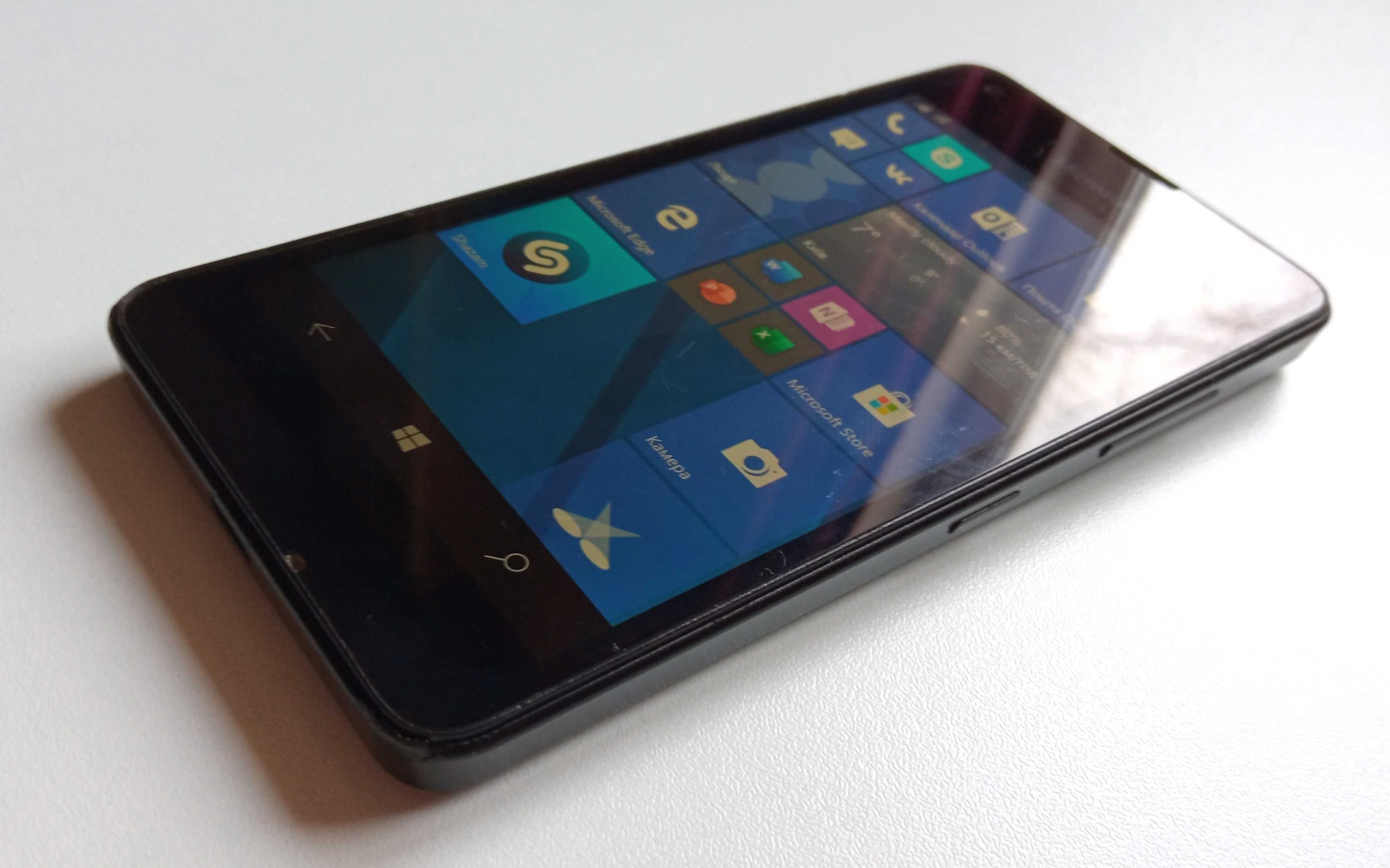 Мобильный телефон Microsoft Lumia 550, Windows 10, 1 SIM